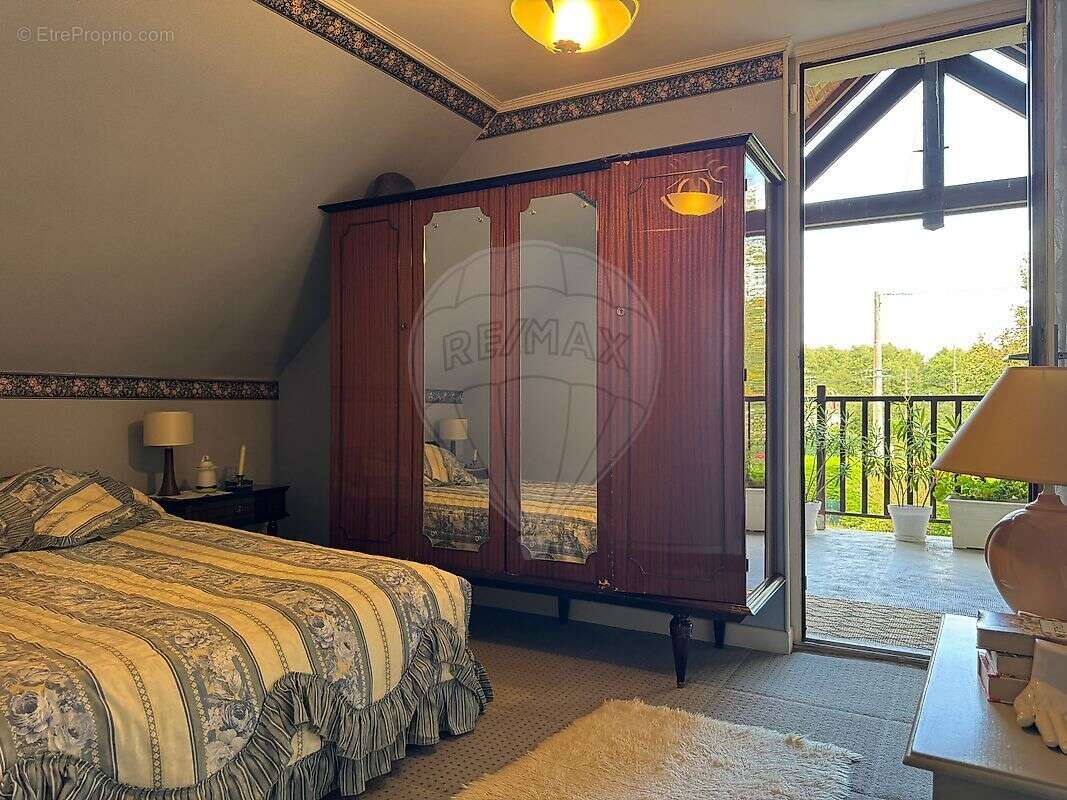 Maison à LA GUERCHE-SUR-L'AUBOIS