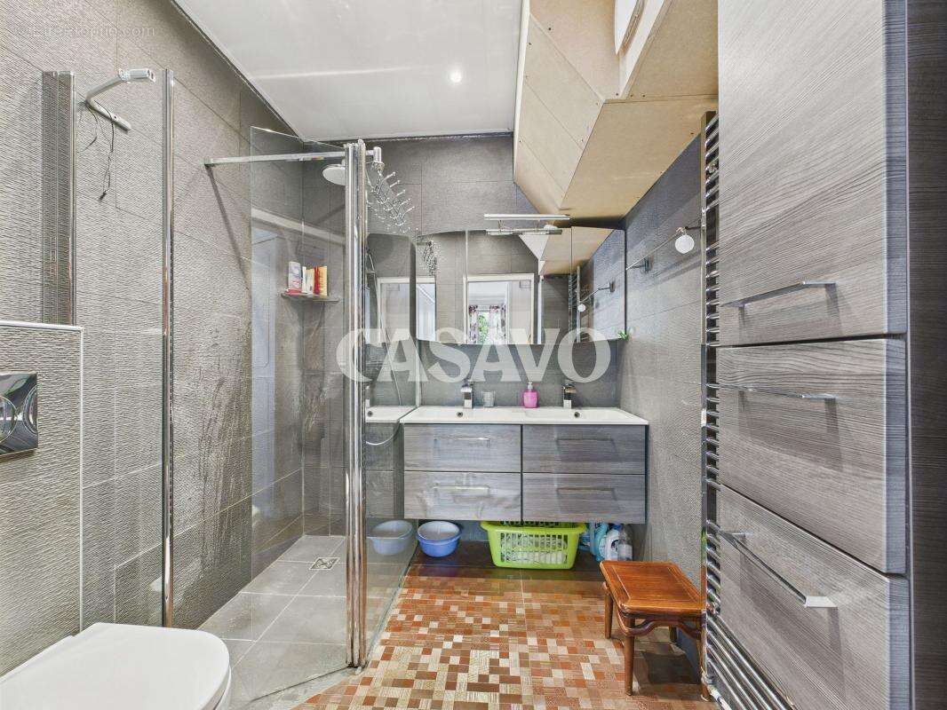 Appartement à PARIS-10E