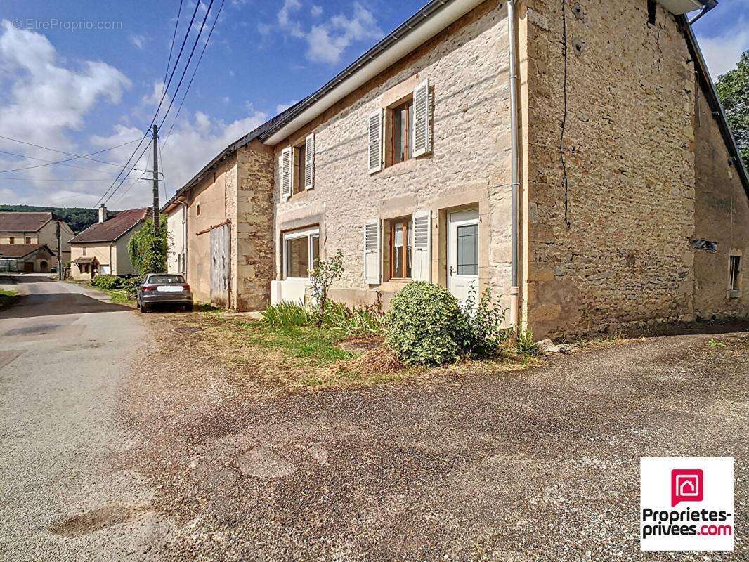 Maison en pierre  Courchaton 5 pièces 138 m2 + dépendance 90 m2 - photo 4