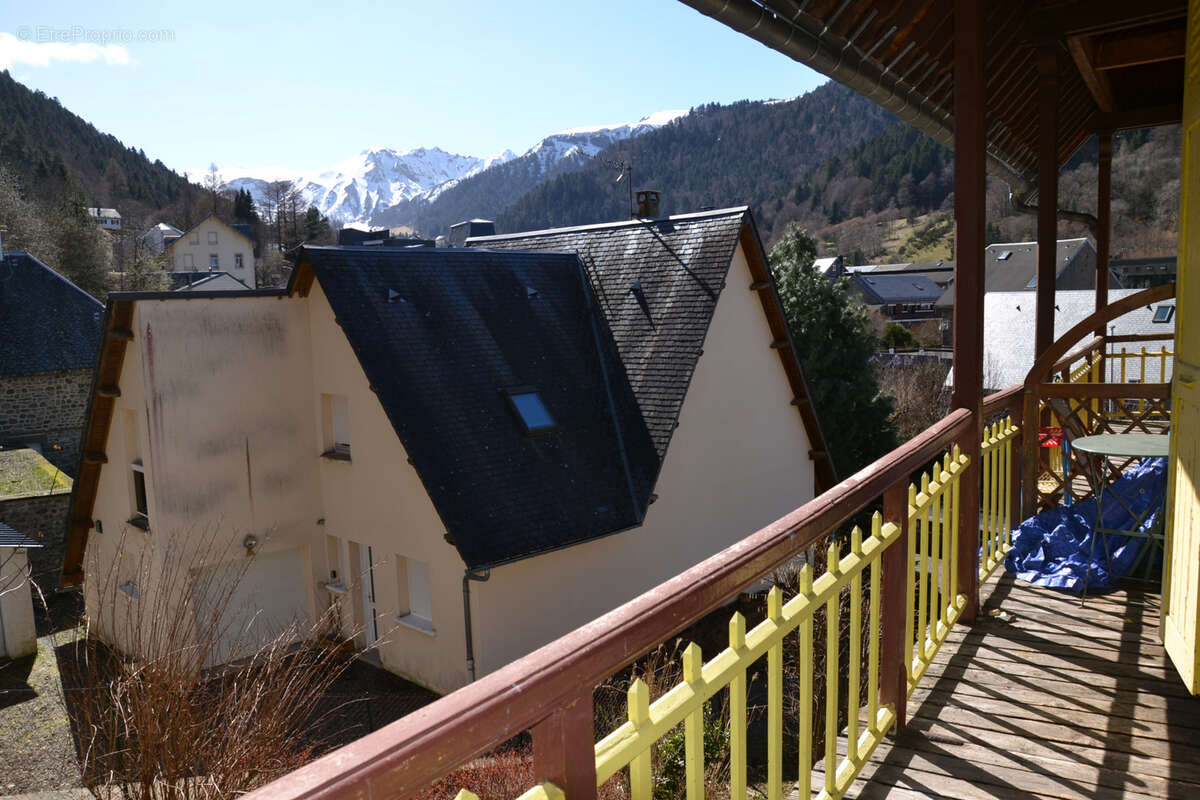 Spacieux T2 bis de 43 m2 avec balcon, vue sur le Sancy et parking privatif - photo 3