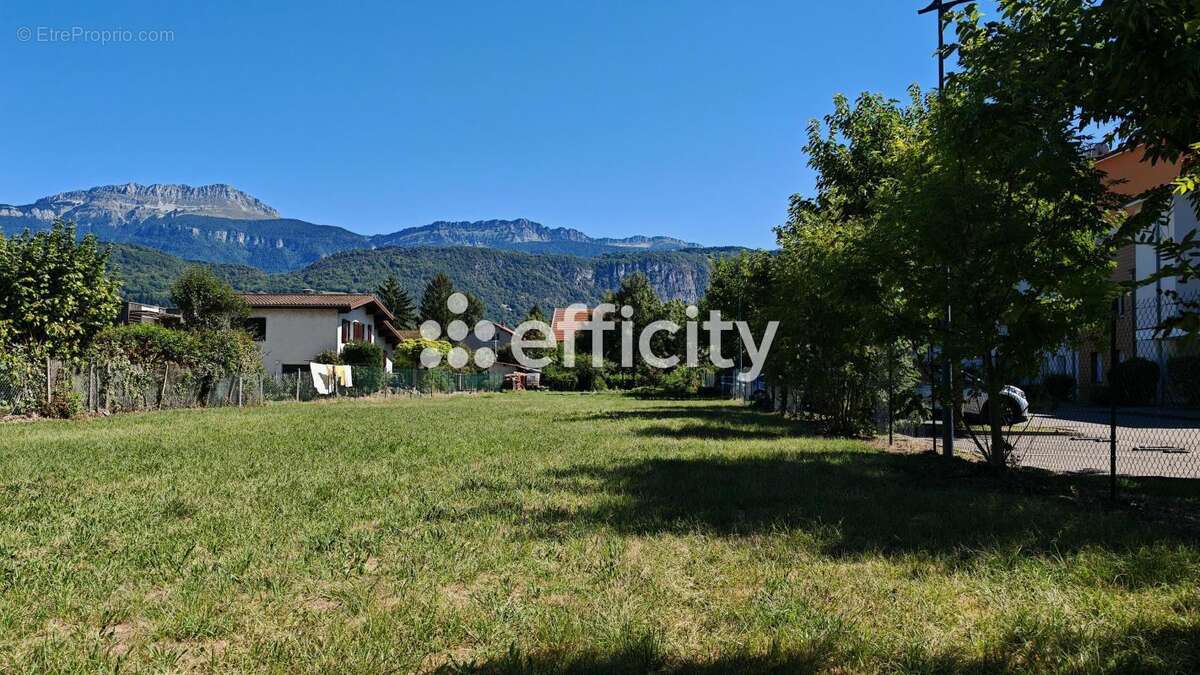 Terrain 1021 m² à Coublevie  - photo 5