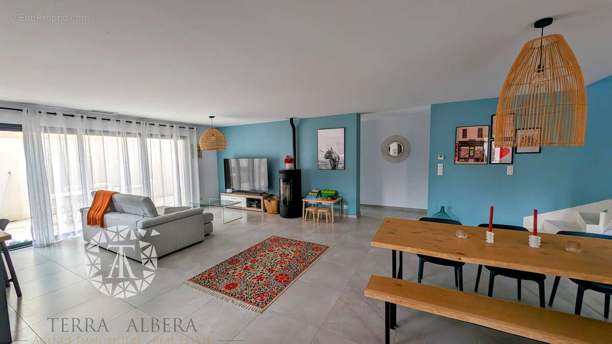 Maison à LAROQUE-DES-ALBERES