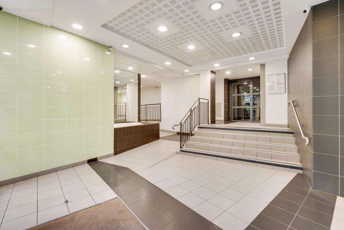 Appartement à VILLENEUVE-LA-GARENNE