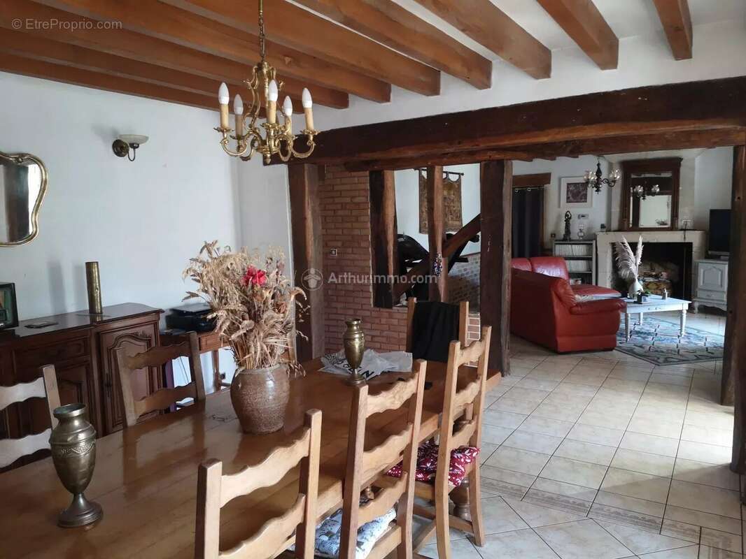 Maison à LA CHARTRE-SUR-LE-LOIR