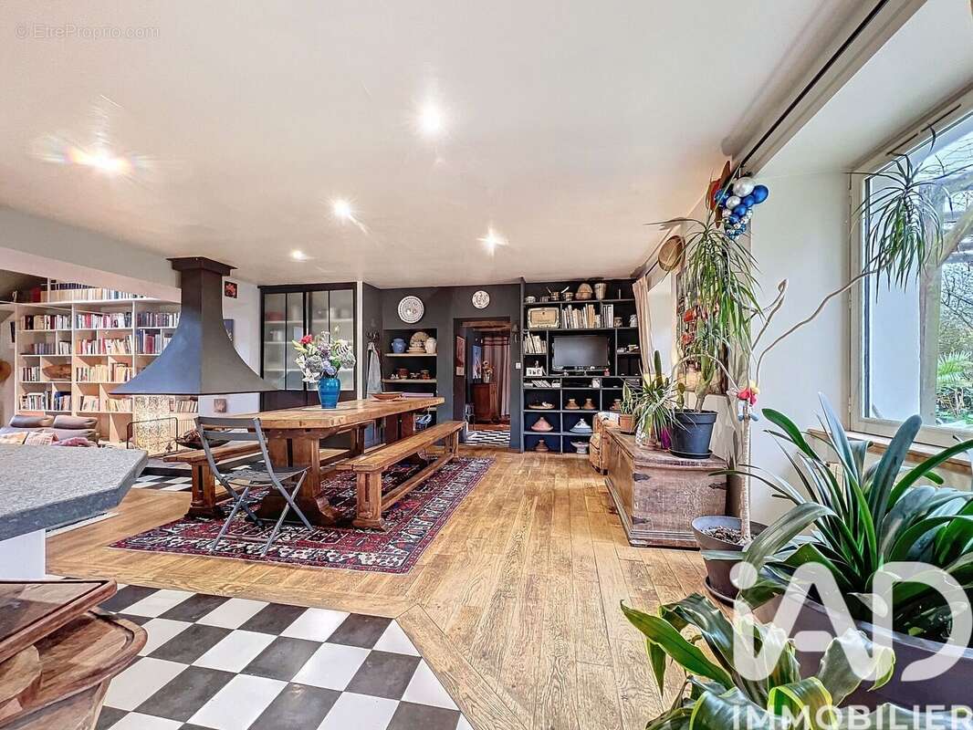Maison 230 m² à La Vicomte-Sur-Rance  - photo 9