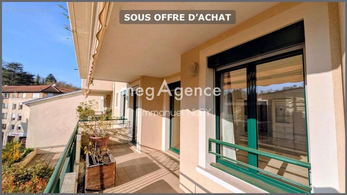 Appartement à CHARBONNIERES-LES-BAINS