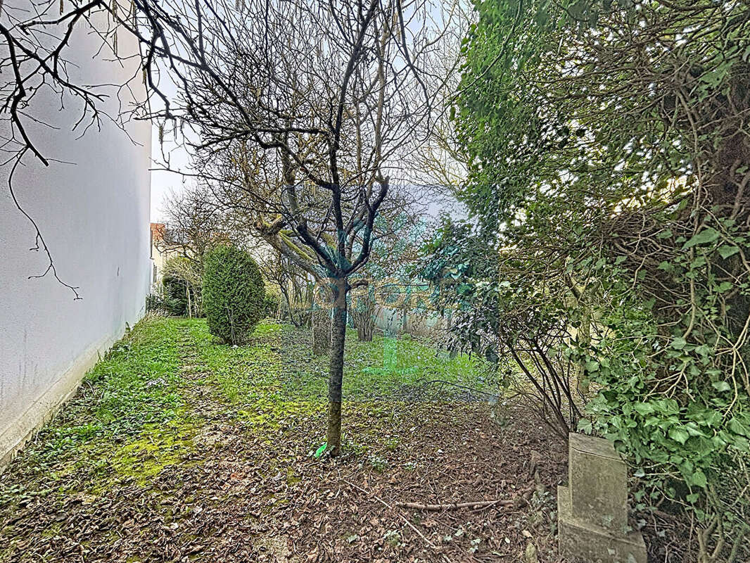 Terrain à VANDOEUVRE-LES-NANCY