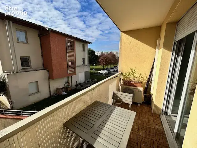 Bel appartement avec terrasse et parking - photo 3