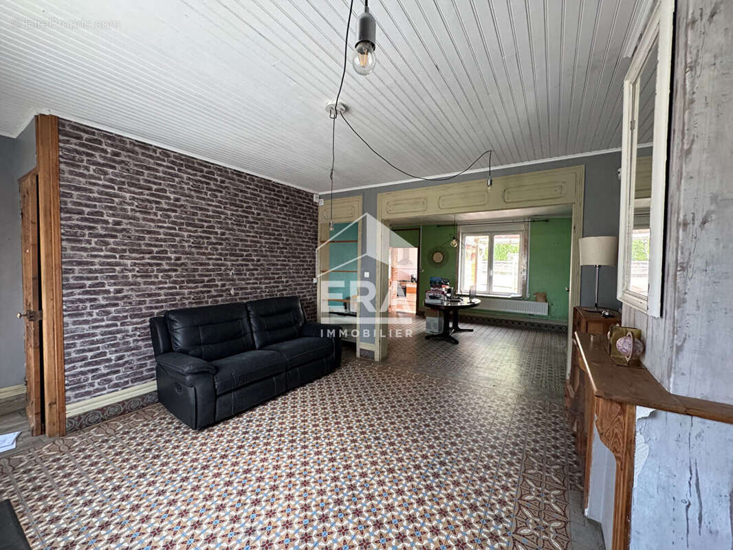 Maison à ESTEVELLES