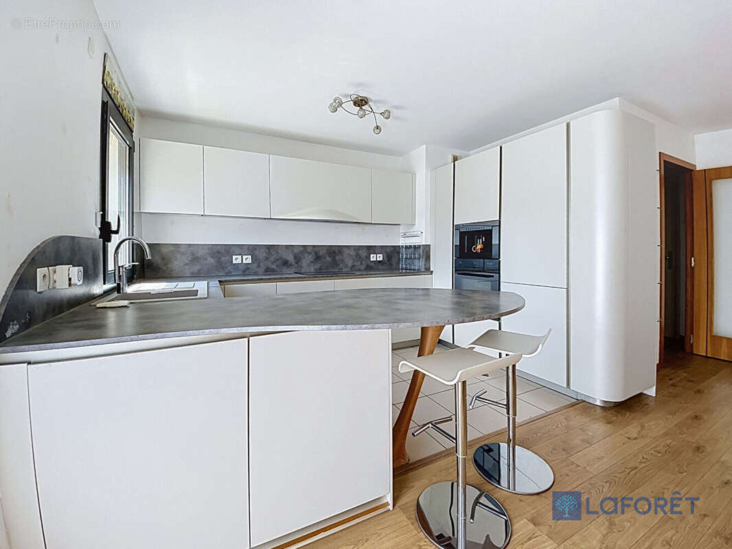 Appartement Arpajon centre - F3 standing  - 71 m2 - photo 3