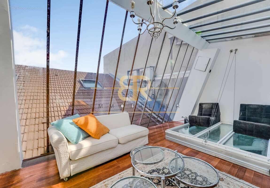 Loft atypique de 190 m2 avec terrasse, sauna sec, jacuzzi, calme et  lumineux - photo 15