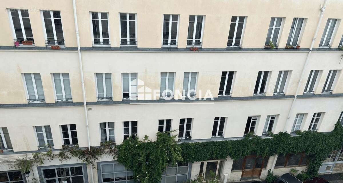 Appartement à PARIS-11E