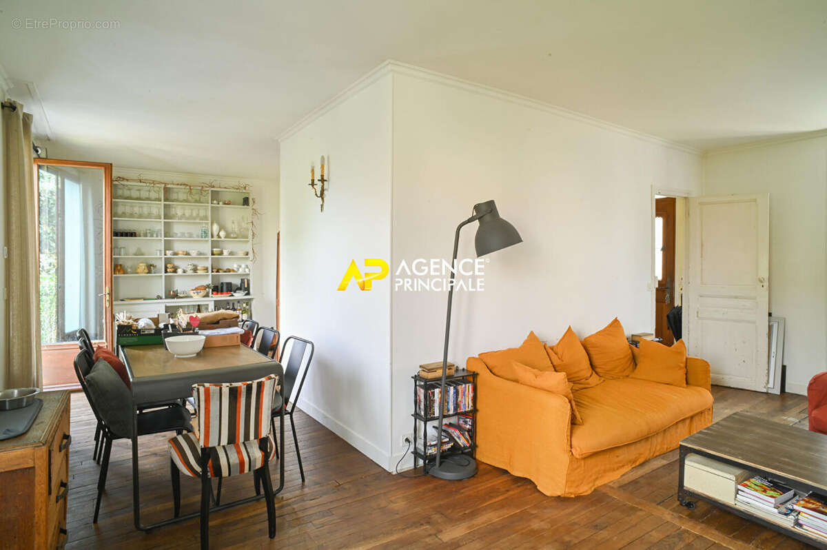 Maison à SARTROUVILLE