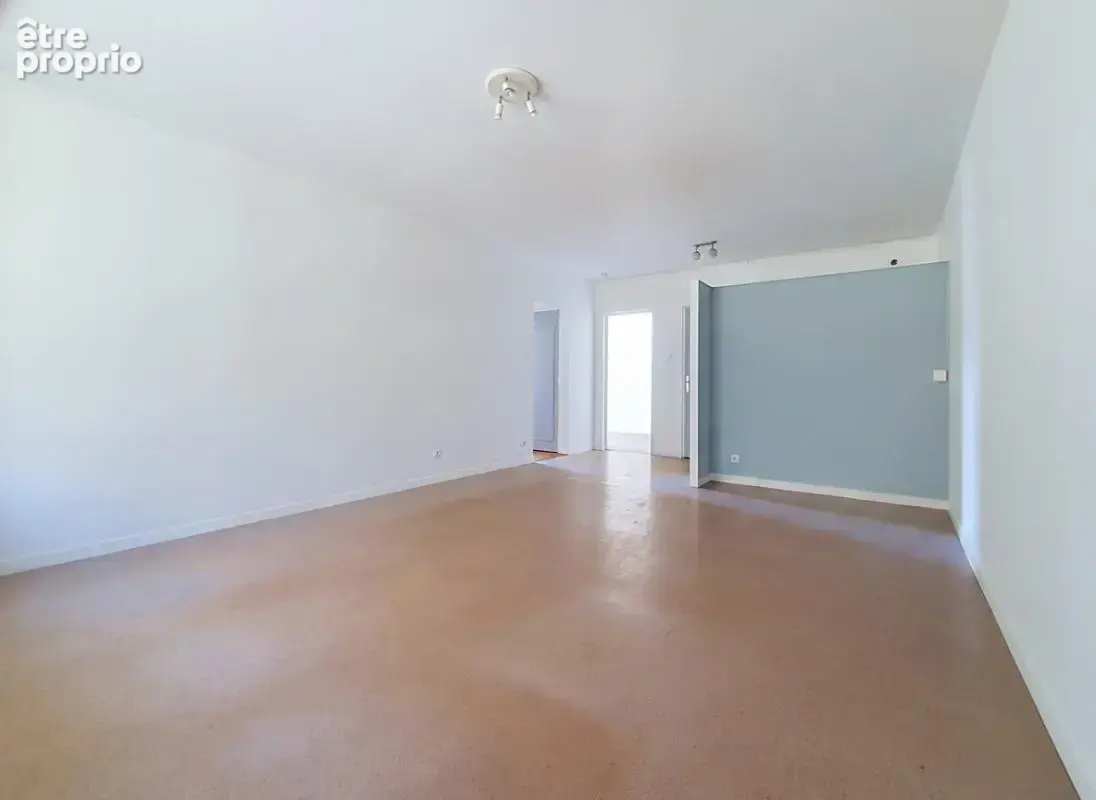 Appartement - 2 Chambres - 2 Balcons - Cave - Place de parking - Proches commodités - photo 2