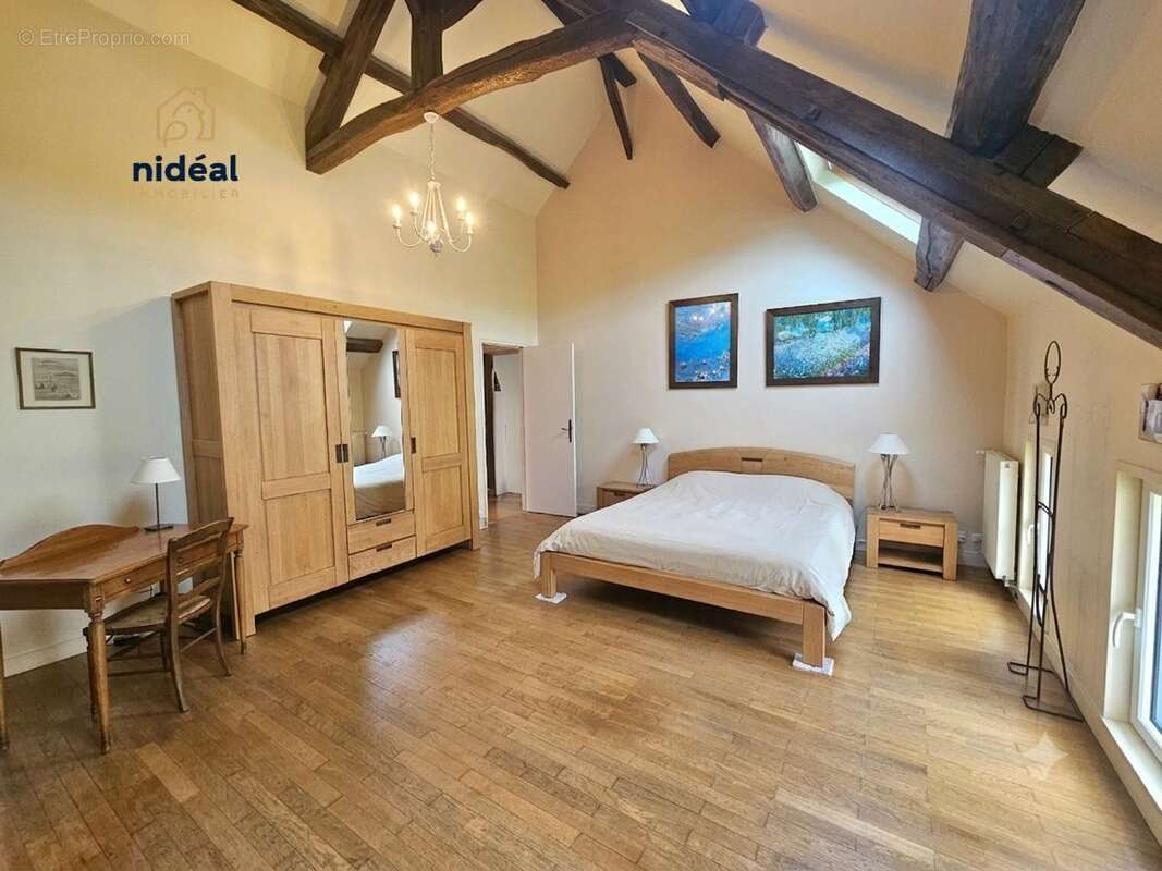 Maison 323 m² à Menilles  - photo 8