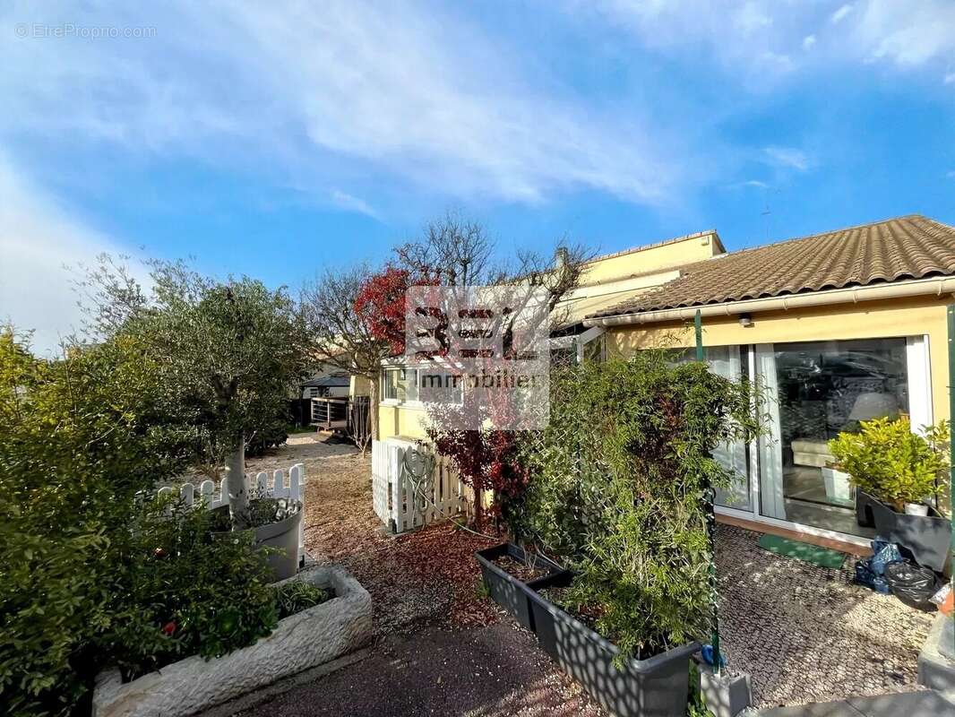 Maison à BAGNOLS-SUR-CEZE