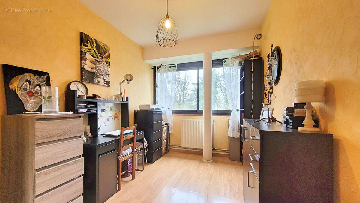 Appartement à LE COUDRAY-MONTCEAUX