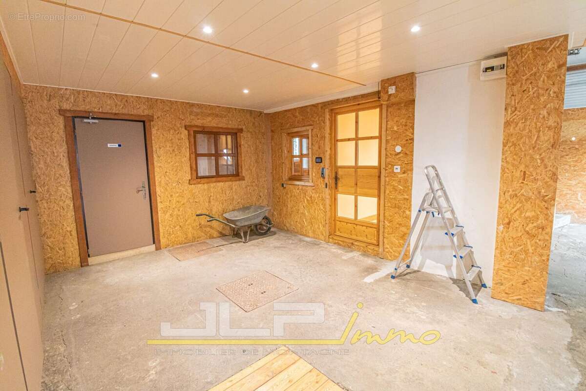Commerce 171 m² à Megeve  - photo 3