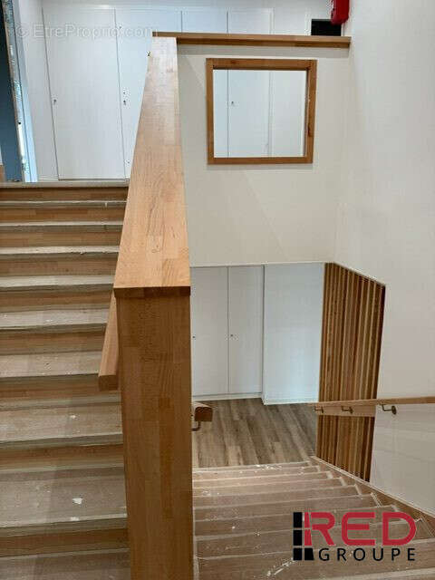Commerce 59 m² à Eguilles  - photo 2