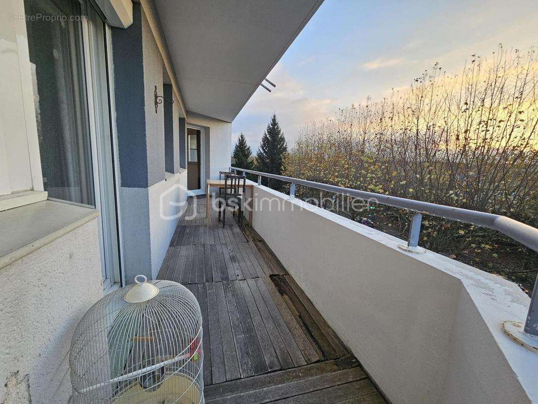 Appartement à DUGNY