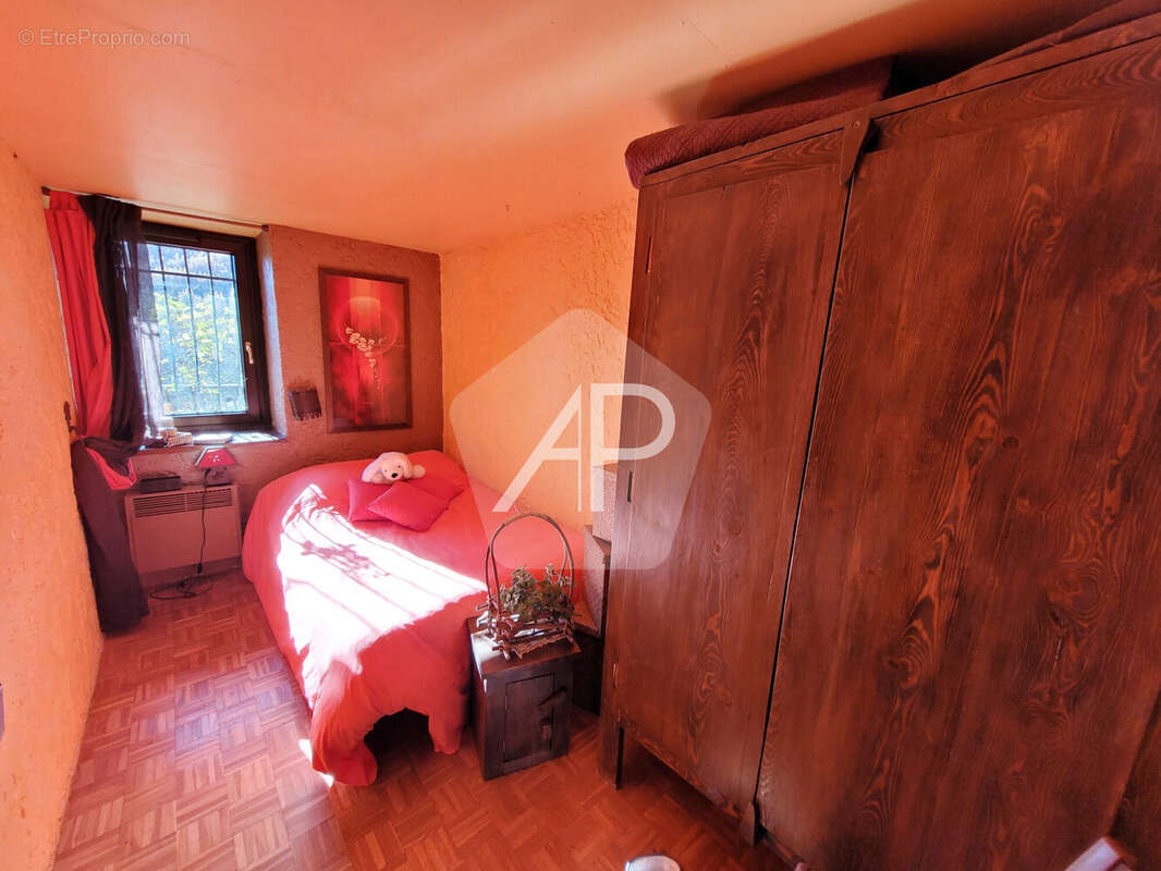 Appartement à LA SALLE-LES-ALPES