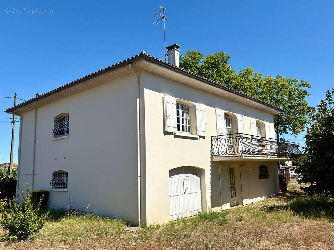 Maison Pineuilh 7 pièces, 180 m2 habitable, 5 chambres, garage,  à pied de la ville et de la gare - photo 2
