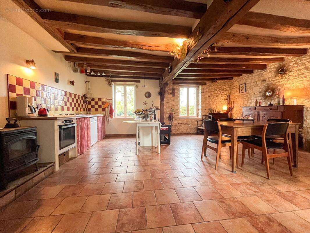 Maison à JEU-MALOCHES