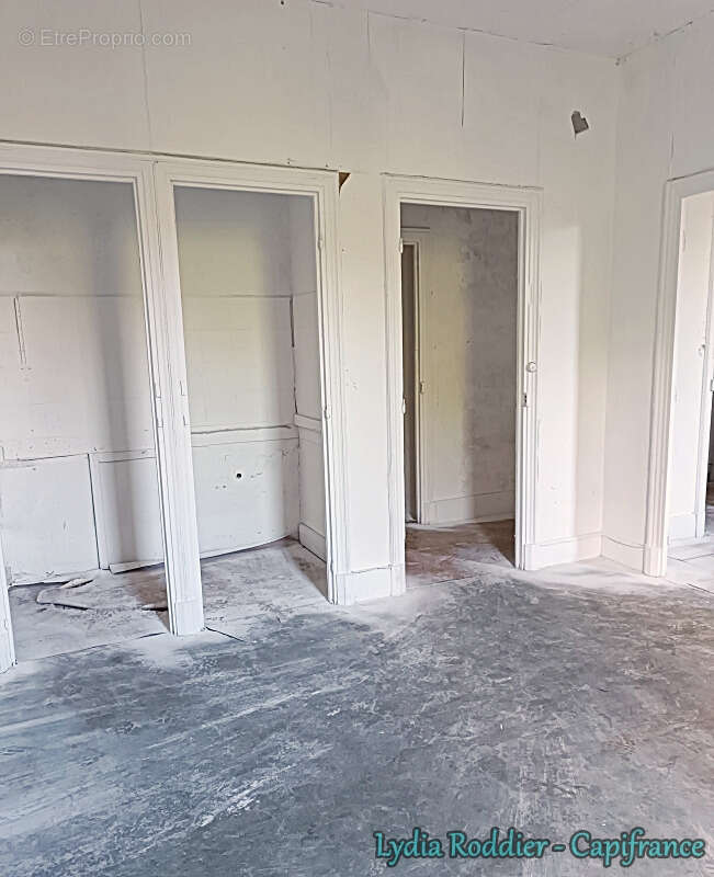 Appartement à LA MONNERIE-LE-MONTEL