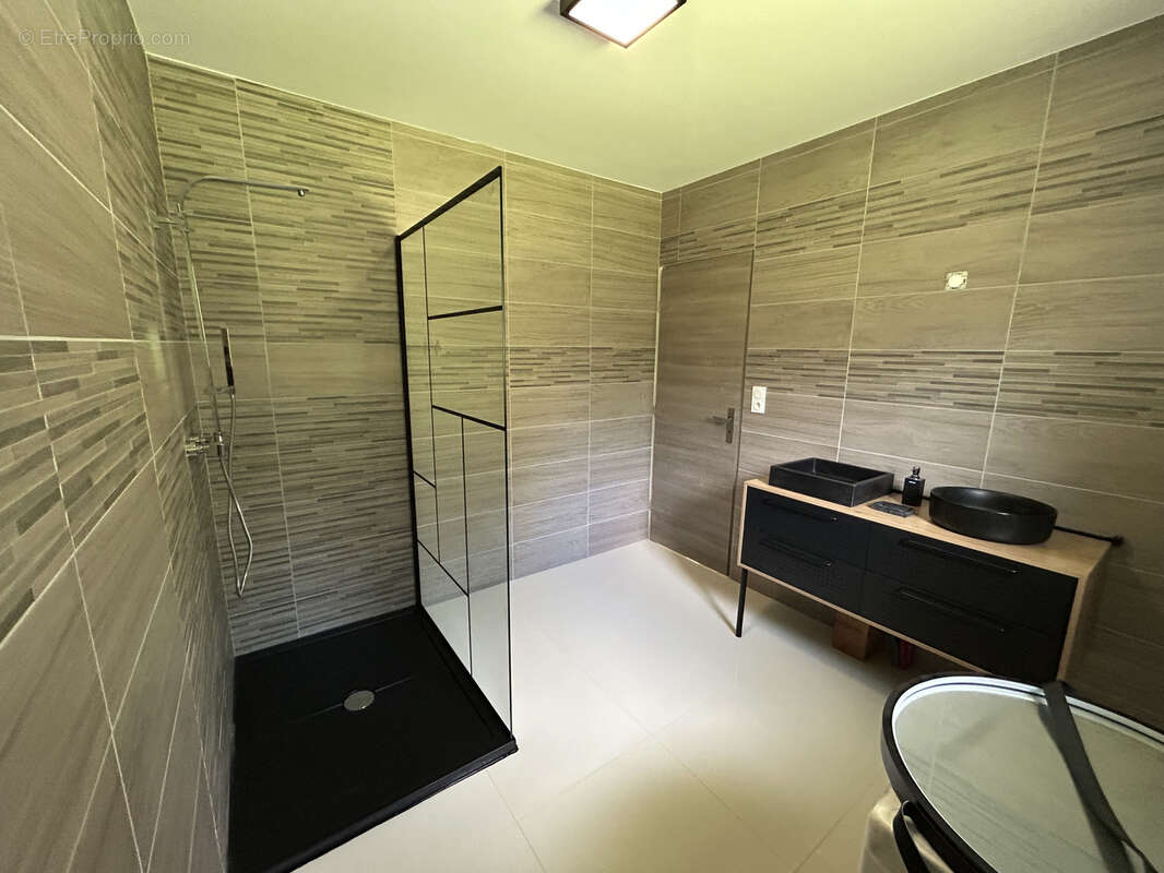 Maison à GIMEL-LES-CASCADES