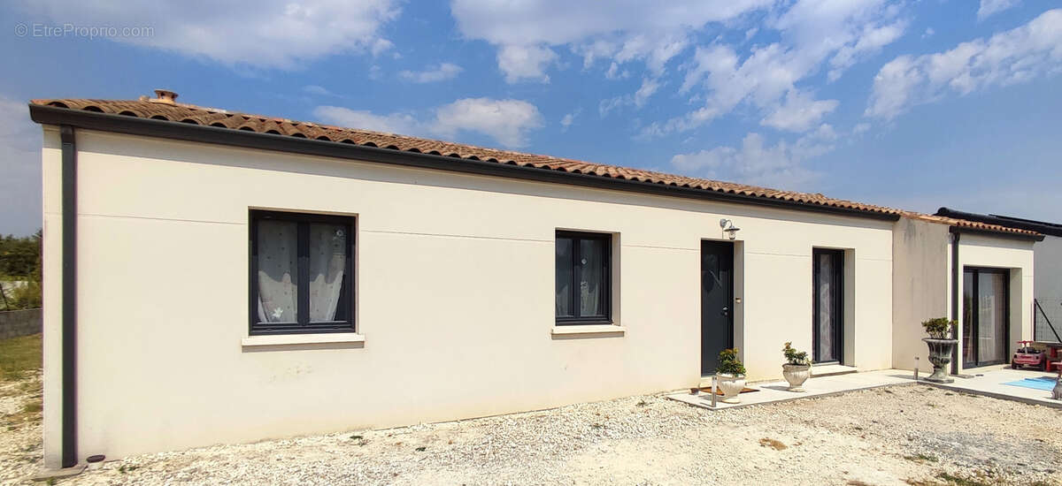 Maison à BRIZAMBOURG