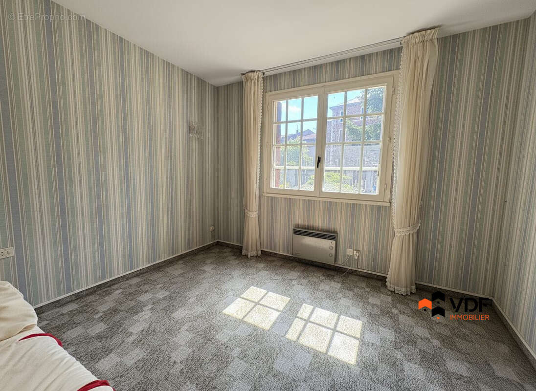 Maison 114 m² à Villerest  - photo 8