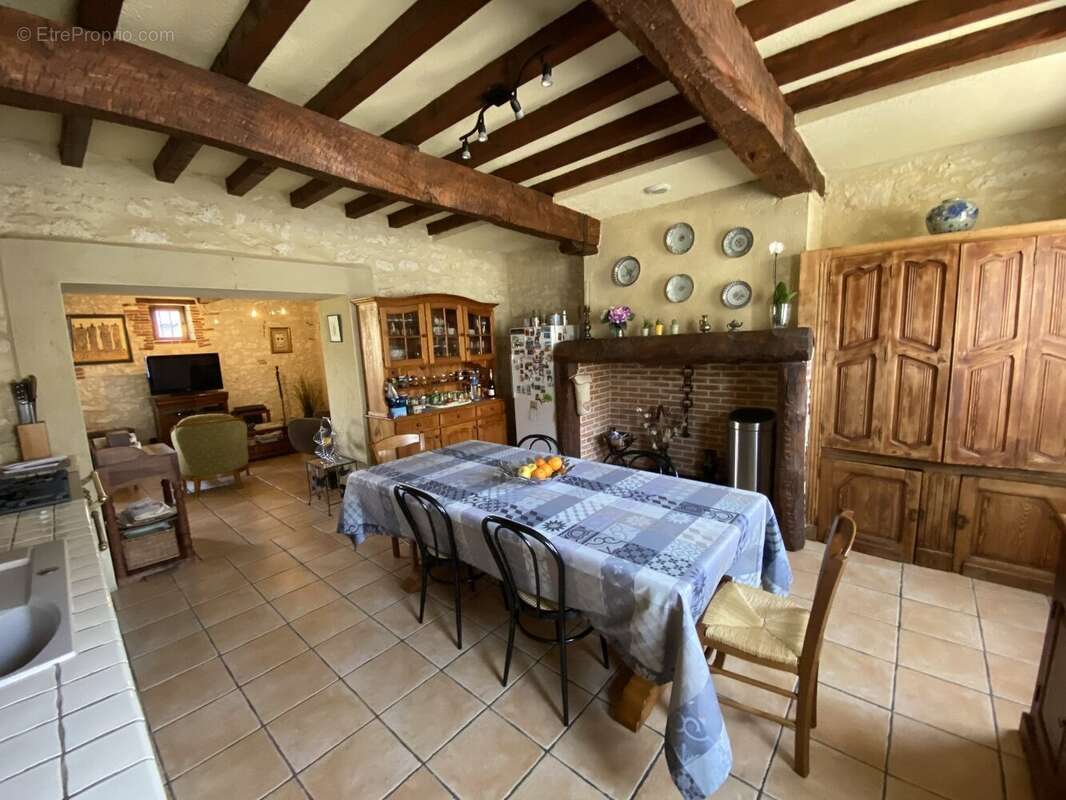 Maison à MAUVEZIN