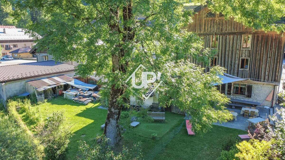 Ensemble immobilier de caractère – Plus de 530 m² au cœur des Aravis - photo 9