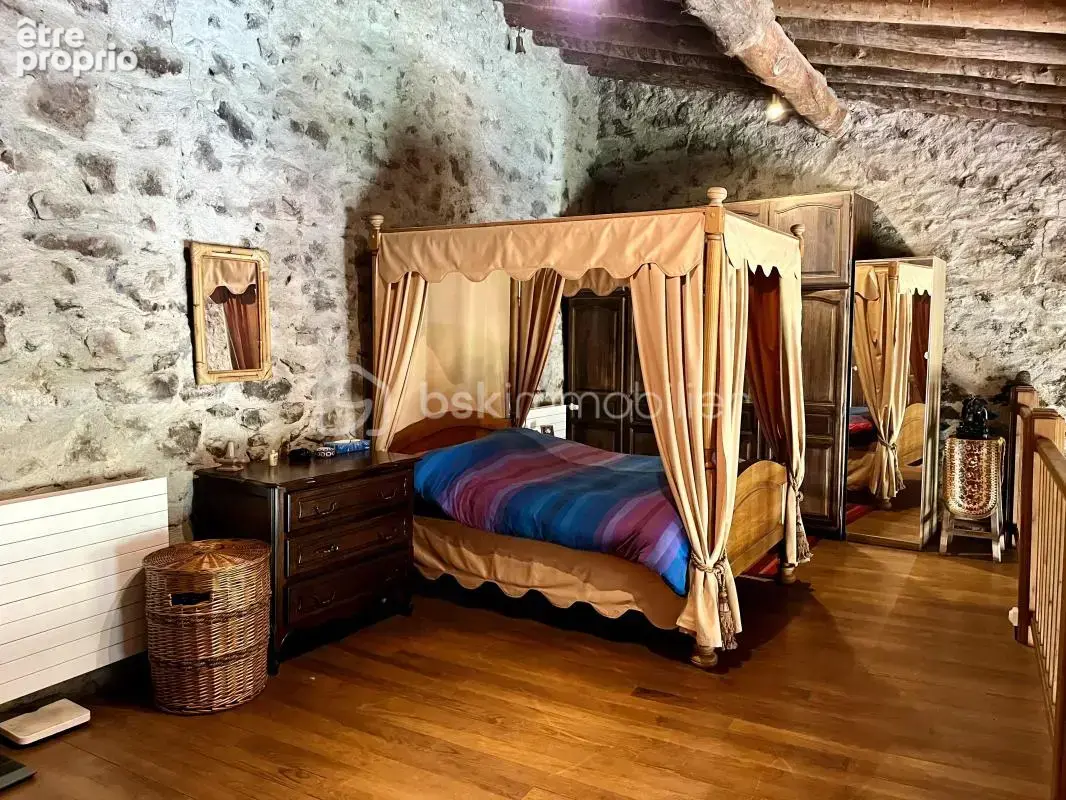 Appartement exceptionnel de 148 m² dans château médiéval du XIIème siècle - photo 8