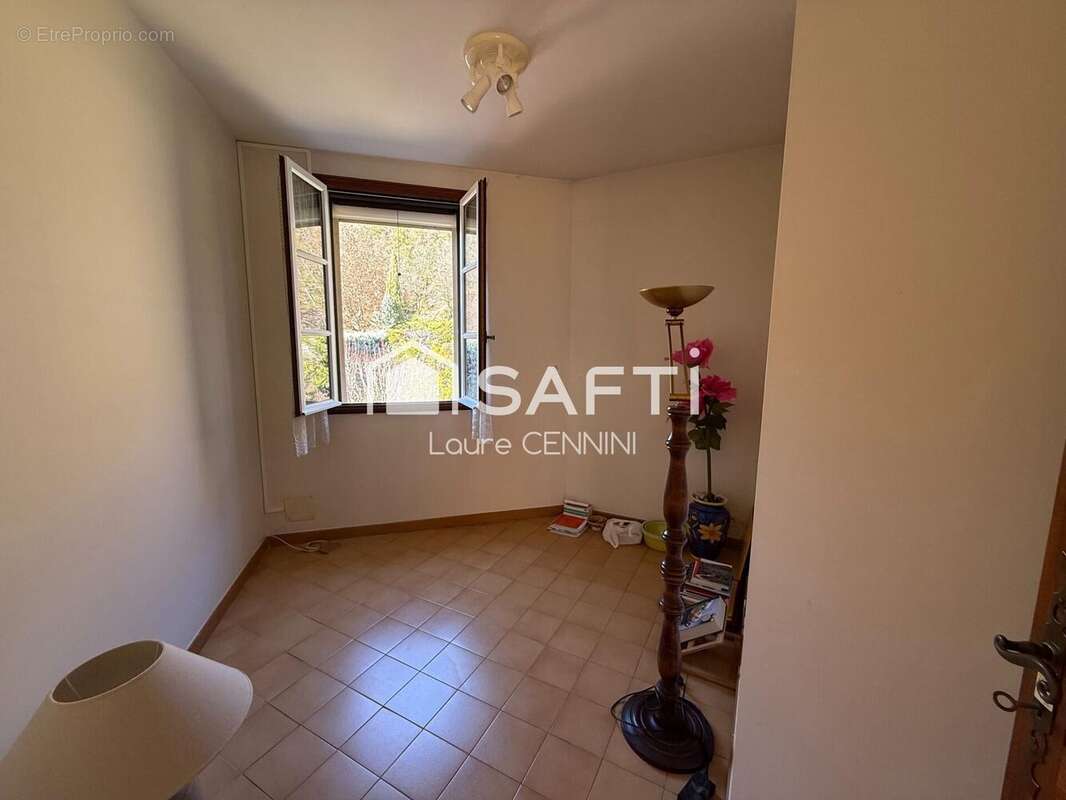 Maison 195 m² à Savoillan  - photo 8