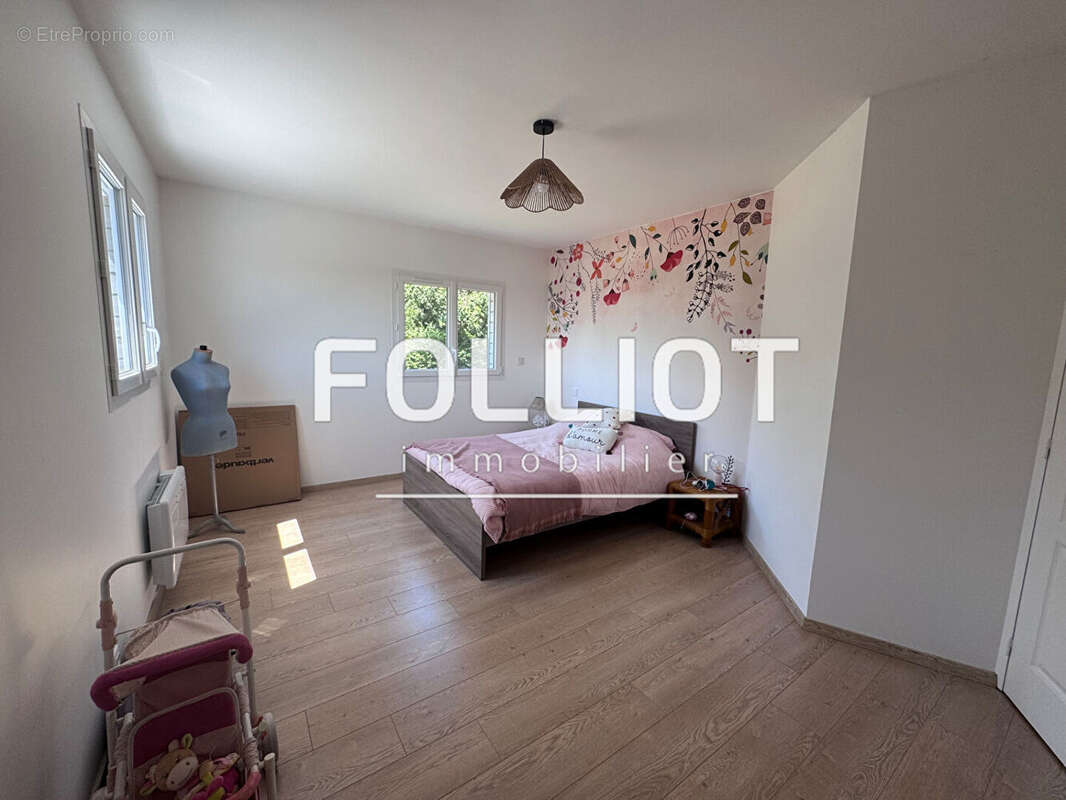 Entre mer & terre, maison spacieuse à vendre à Gratot avec vie de plain pied - Un véritable havre de paix ! - photo 10