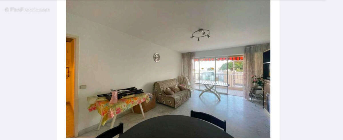 Appartement à SAINT-LAURENT-DU-VAR