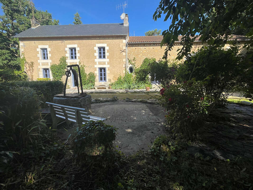Maison à POUILLE