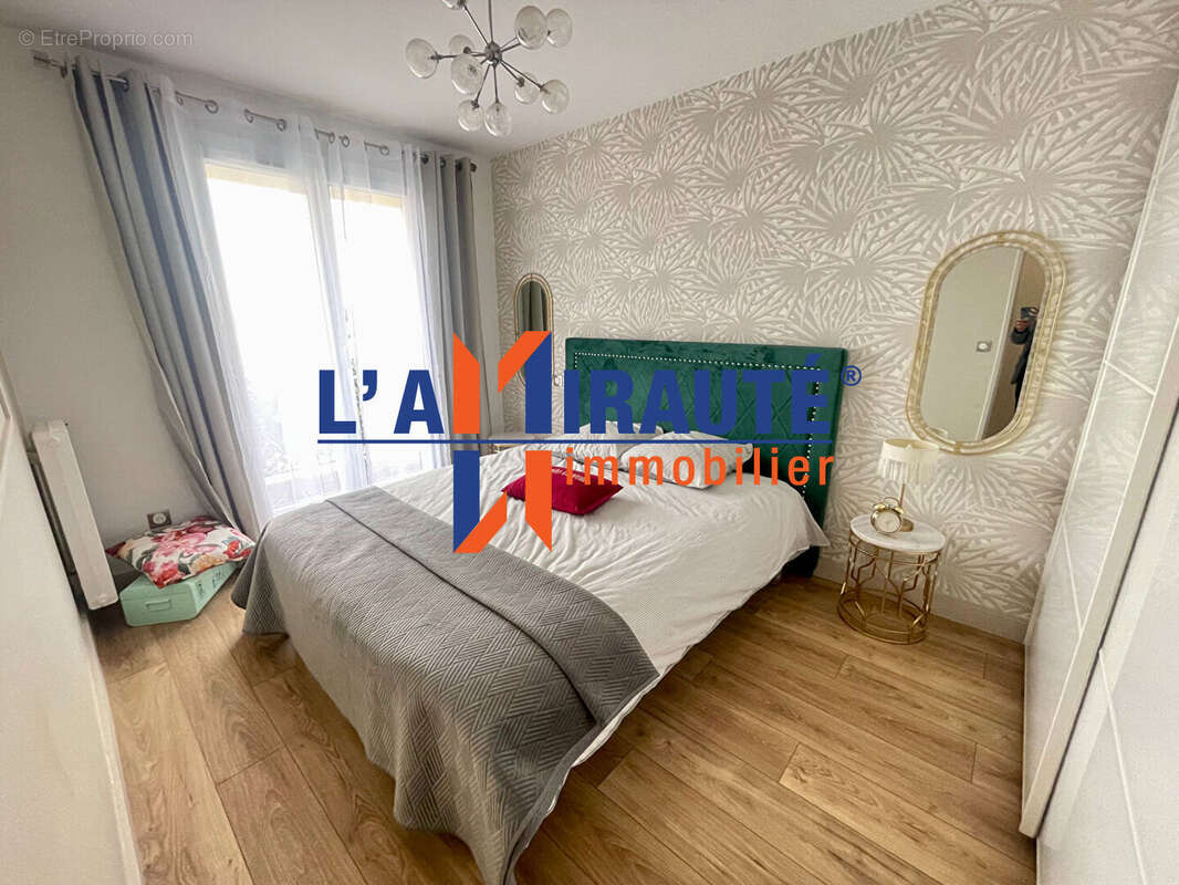 Appartement à SARTROUVILLE