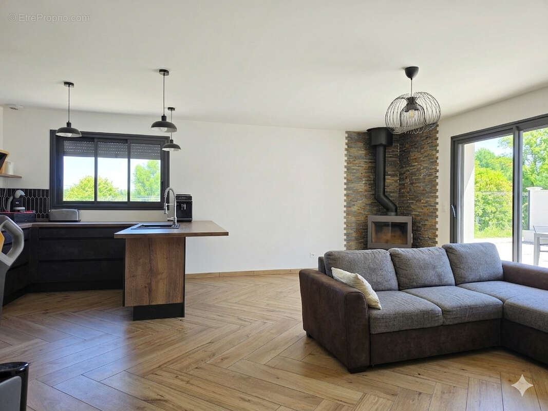 Maison à FRANCUEIL