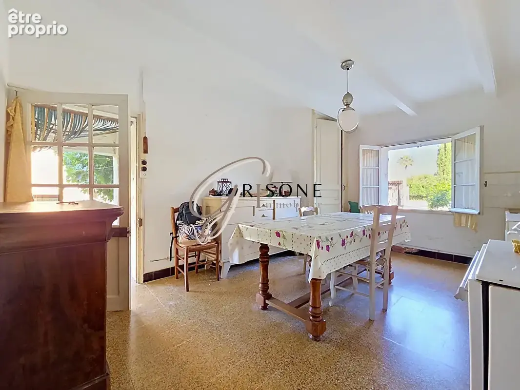 Appartement / Maison de 115 m² à 400m du Port du Brusc à Six-Fours - photo 9