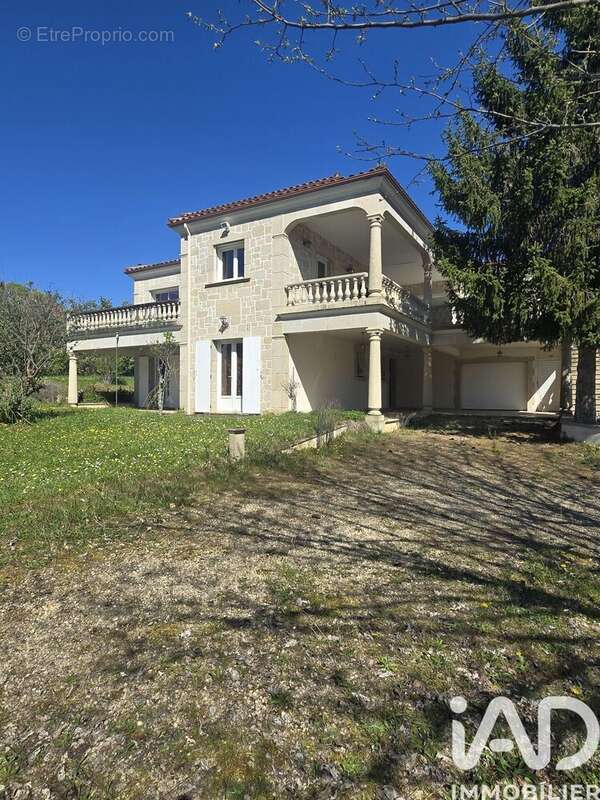 Photo 2 - Maison à LES JUNIES