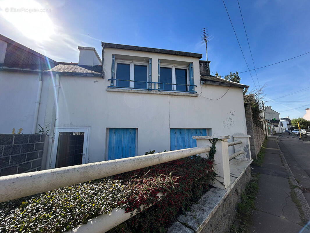 Maison à LE RELECQ-KERHUON