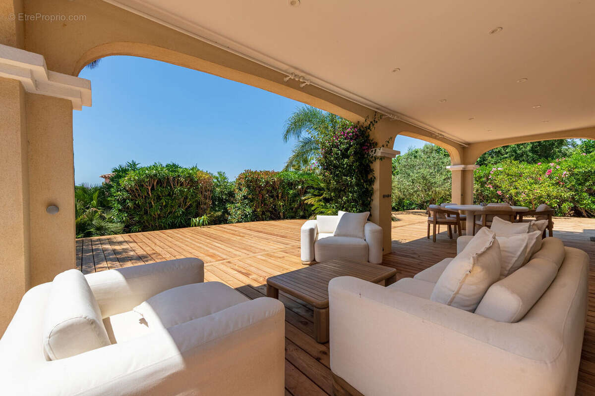 Villa rénovée 4 chambres  boulouris proche plages et commerces - photo 13