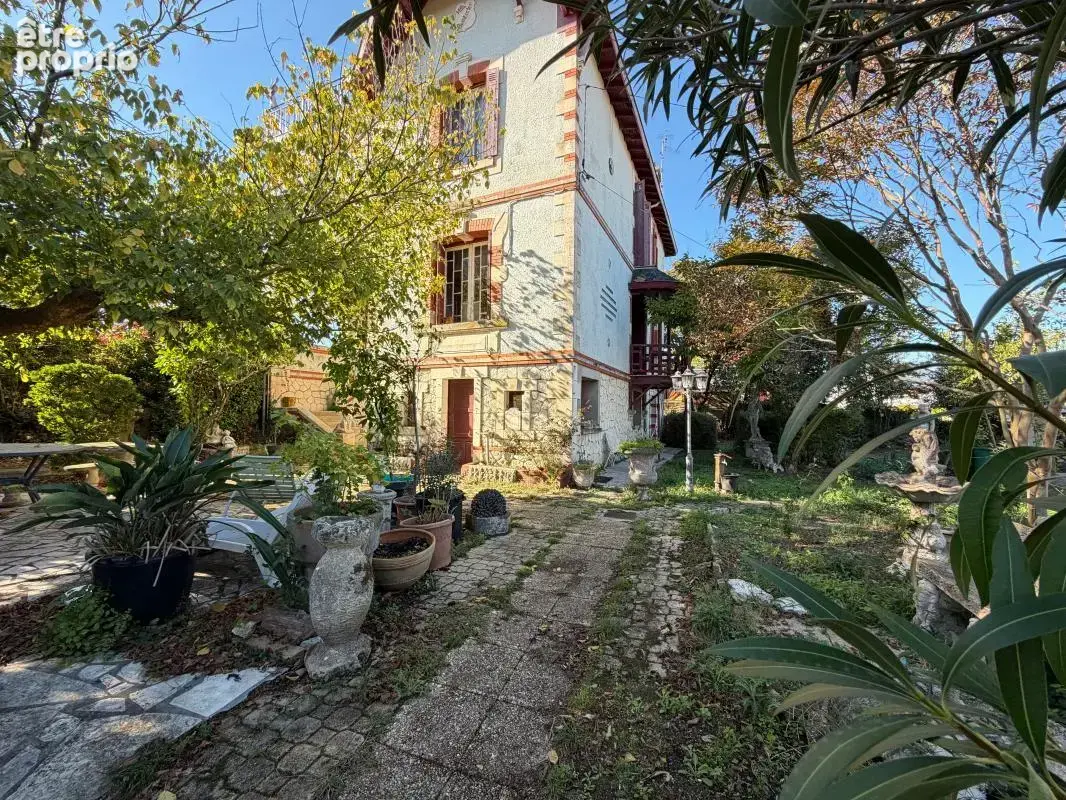 Villa d'epoque à rénover - photo 2
