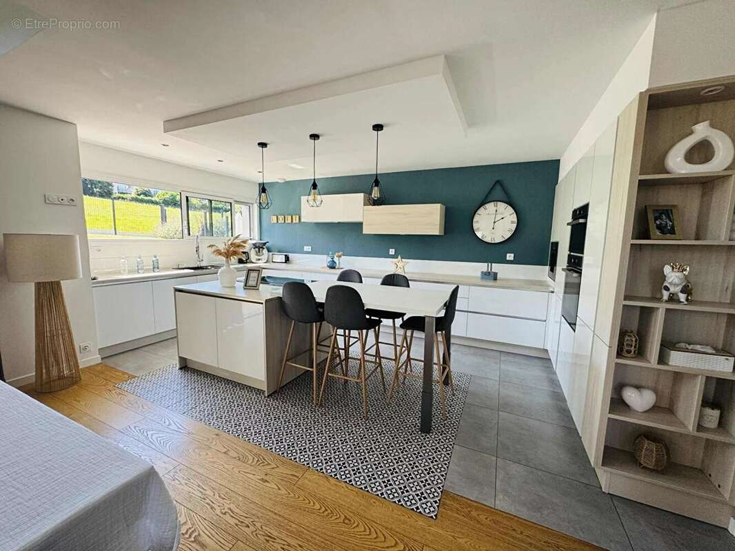 Maison Vitre 7 pièce(s) 200 m2 - photo 3