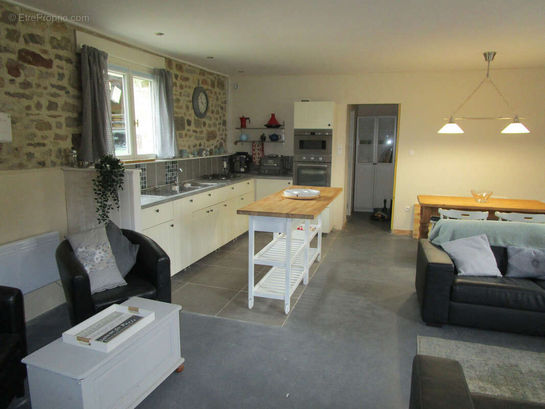 Maison d’habitation avec Gite, Atelier, Hangar, Garage, Abri Mouton et Terrain de 5,197m2. - photo 20