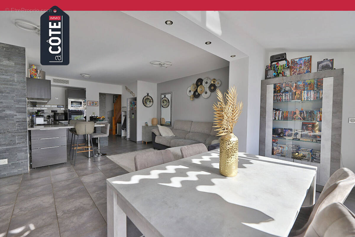 Maison à CHATEAUNEUF-LES-MARTIGUES