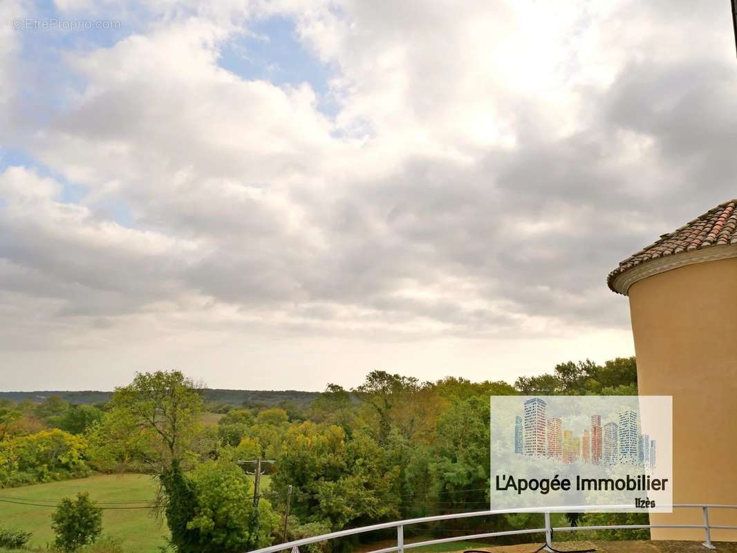 Appartement à LUSSAN