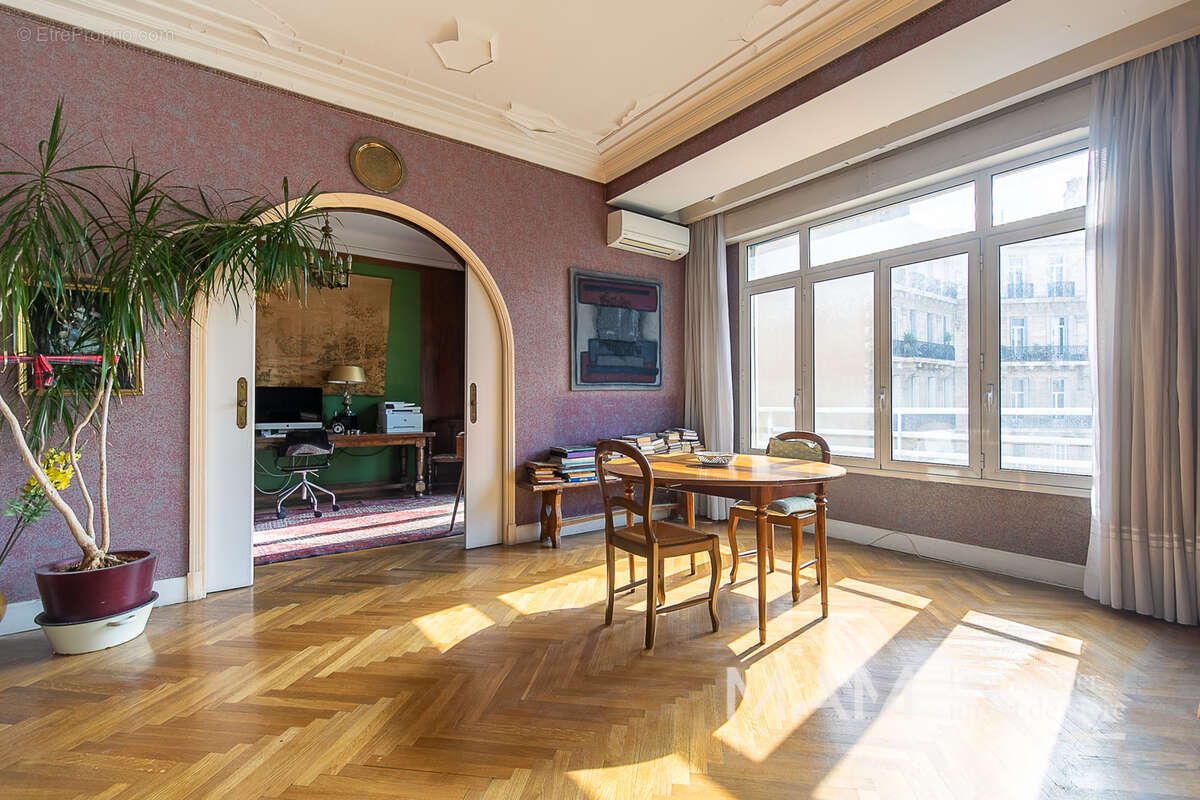 Appartement à MARSEILLE-7E